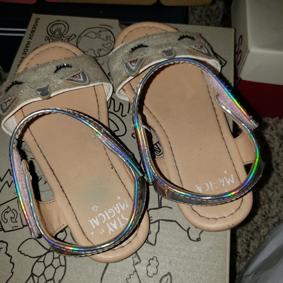 STAY Magical Unicorn Girls Sandals - Picture 2 of 2